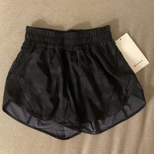 Lululemon Track That MR Short 5" Lined